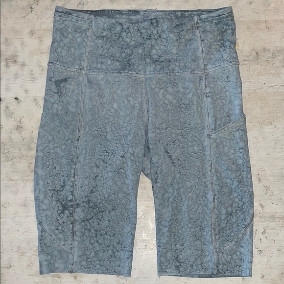Lululemon Fast and Free Short 10" City Grit White Blue Fogsize 6